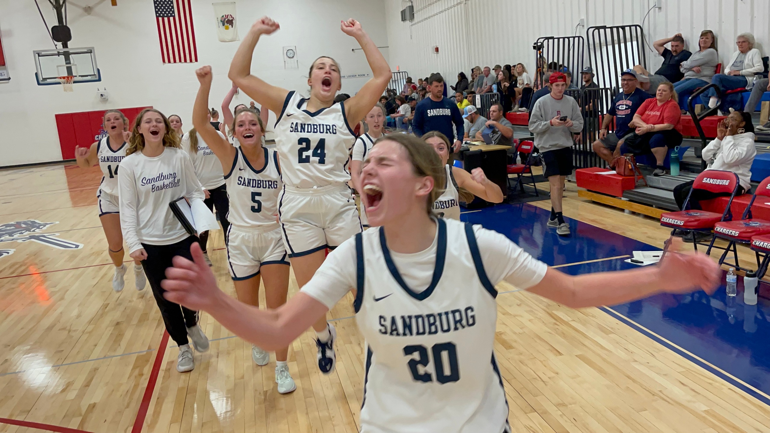 Sandburg Women Shake Off Slow Start to Win in Fernetti&rsquo;s Debut