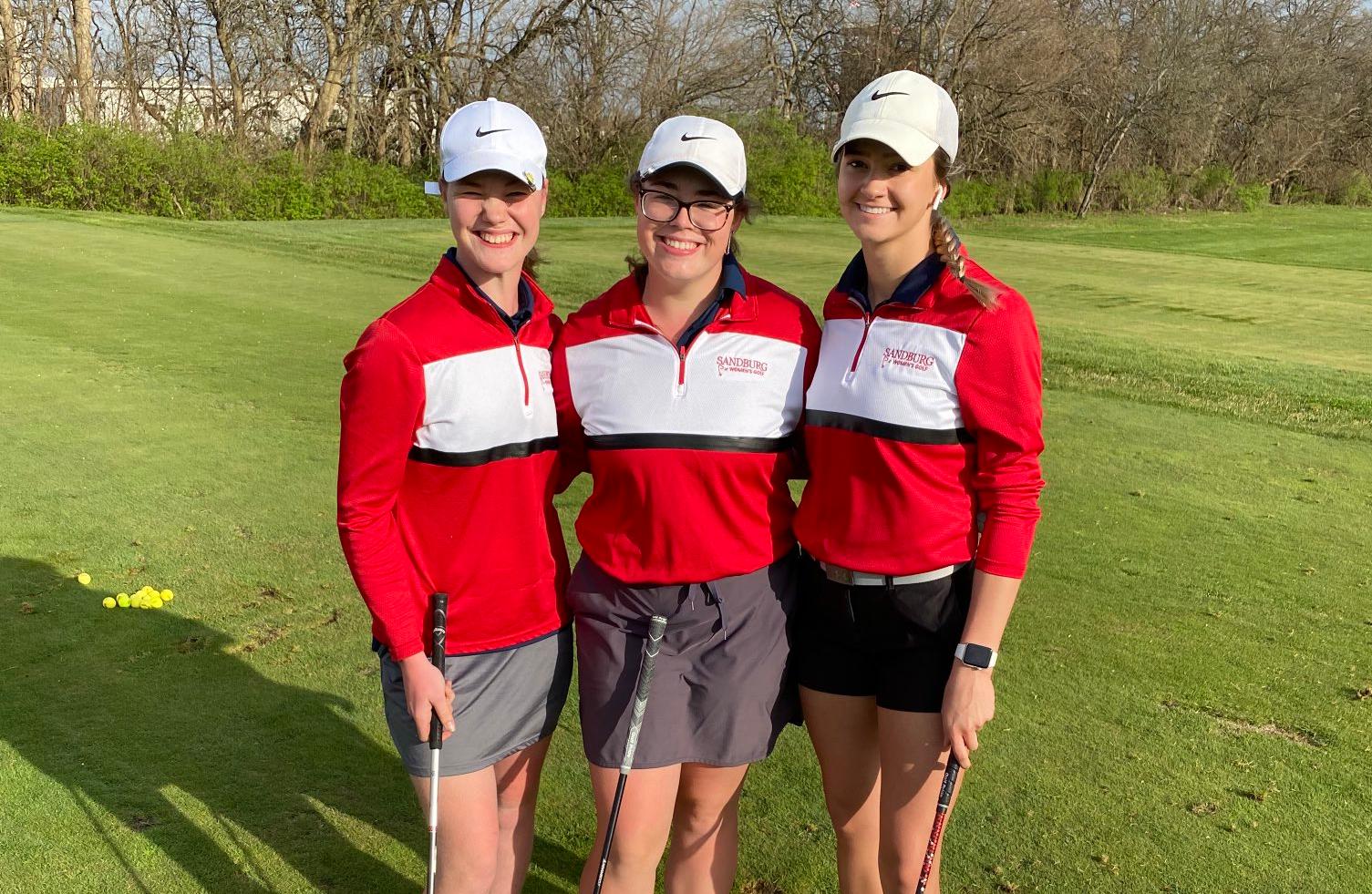 Sandburg Women&rsquo;s Golf Competes at Take Back the Night Challenge