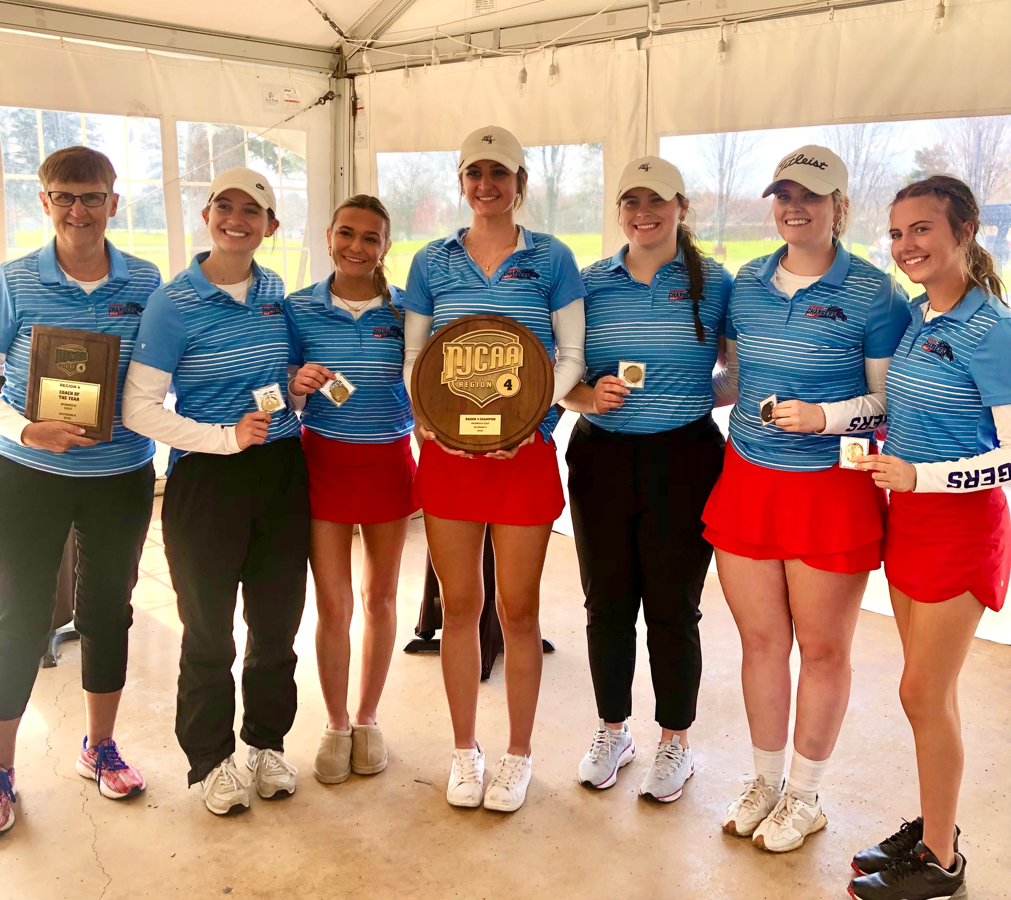 Sandburg women&rsquo;s golf qualifies for nationals with 2nd-place finish at district tourney