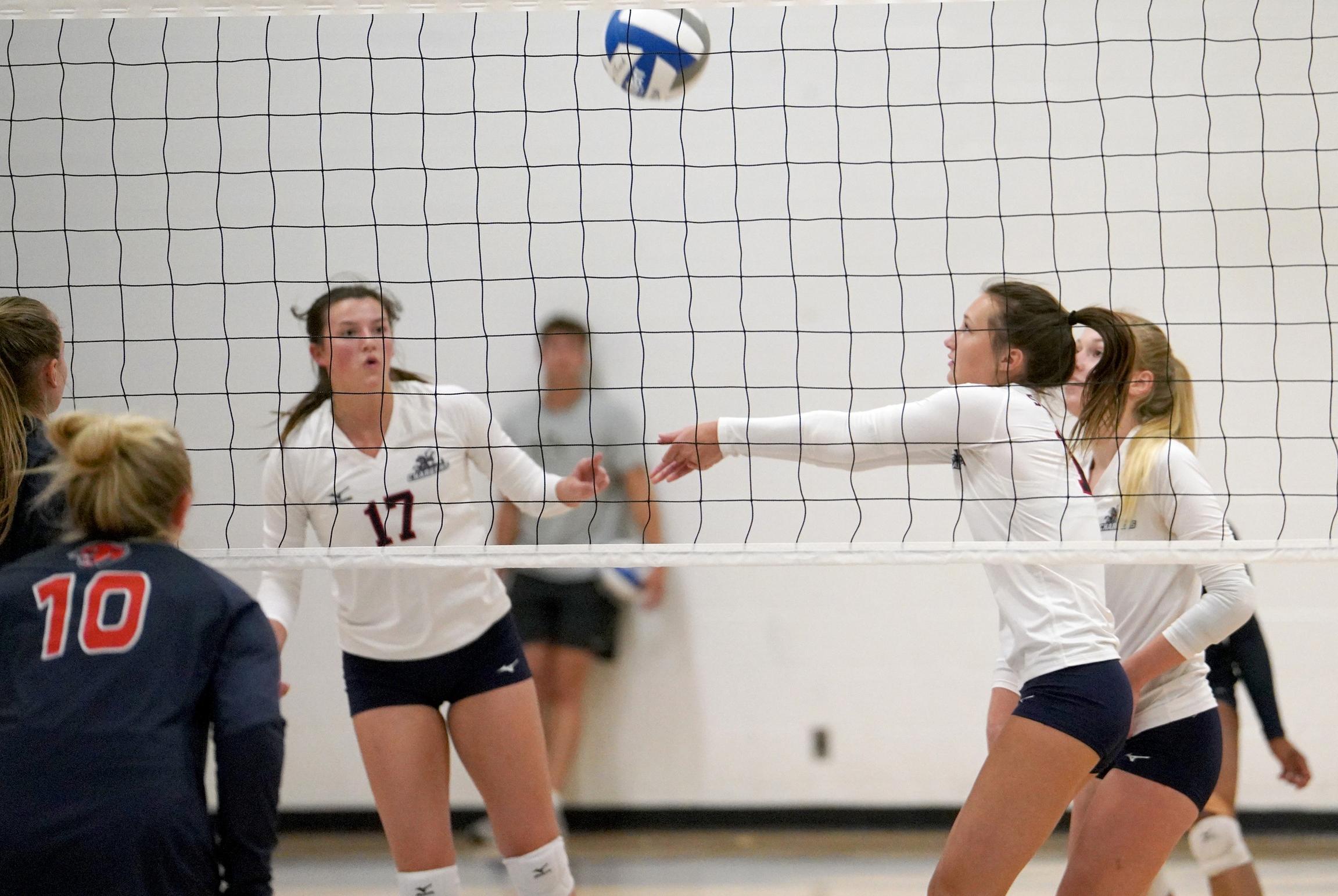 Sandburg Volleyball Wraps Up Regular Season at Parkland North vs. South Challenge